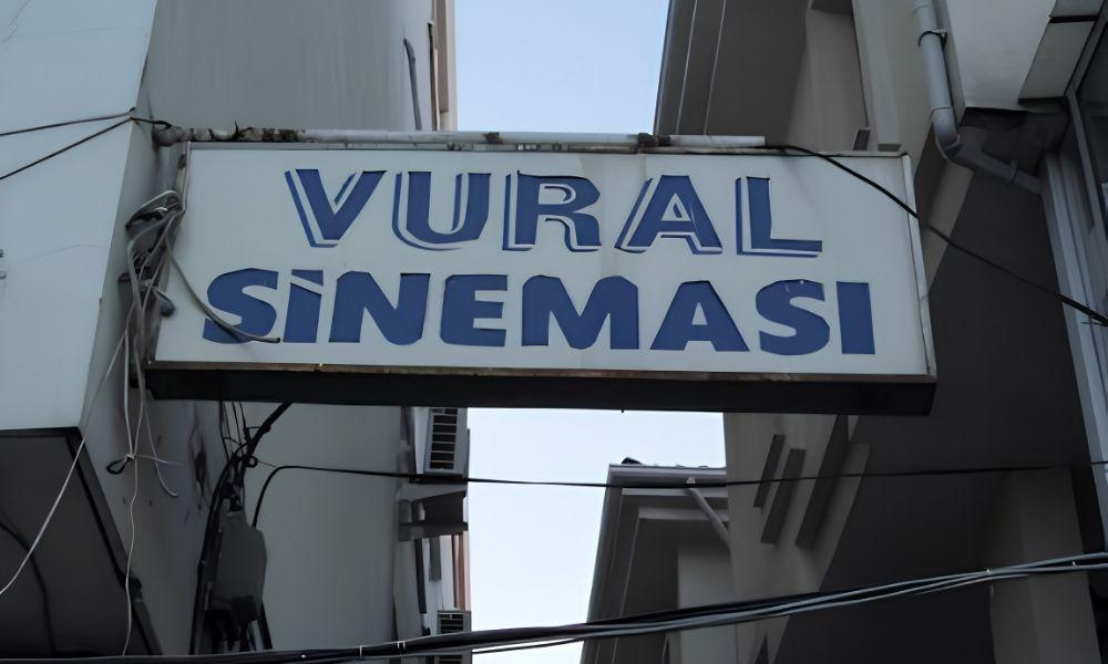 Ayvalık’ın kültürel hafızası Vural Sineması yeniden açılacak