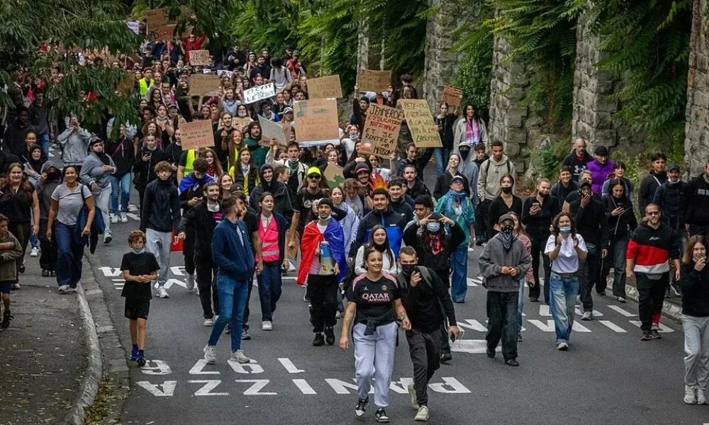 Fransa’da öğrenci protestoları: Ağır yaralanmalar ve polis müdahaleleri gündemde