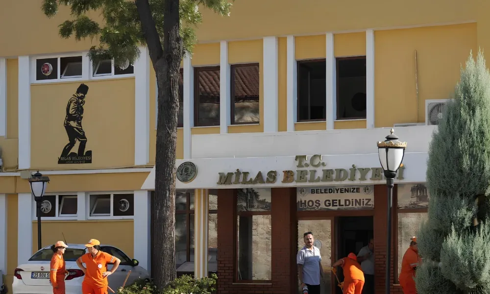 Milas Belediyesi'ne operasyon: Belediye Başkanının da aralarında bulunduğu 35 kişi hakkında gözaltı kararı